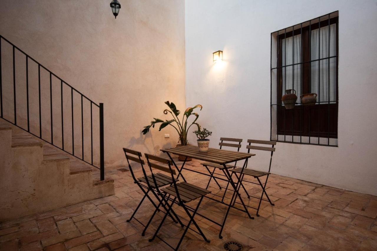 Apartamento La Casa Del Santo Carmona  Bagian luar foto
